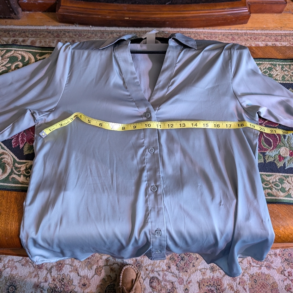 NWT H&M Silver Satin Button-Up Shirt - Picture 4 of 4